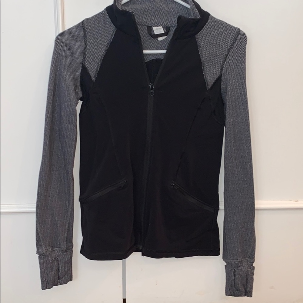 Ivivva jacket size 12